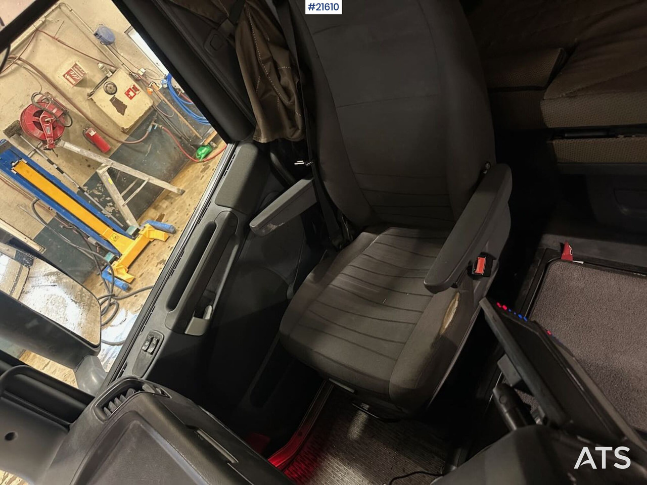 Tractor unit Scania R620: picture 42