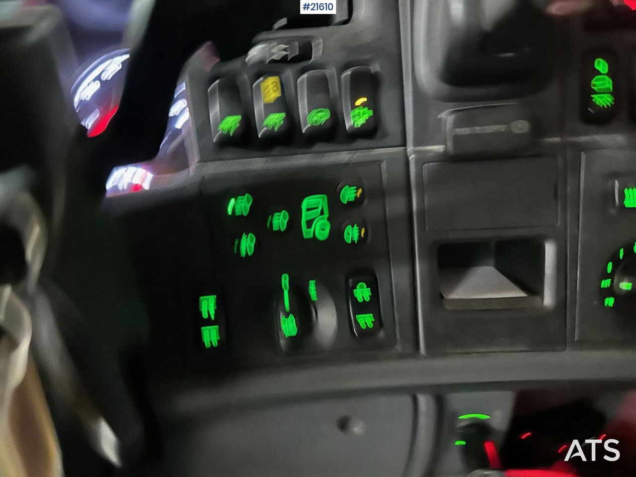 Tractor unit Scania R620: picture 36