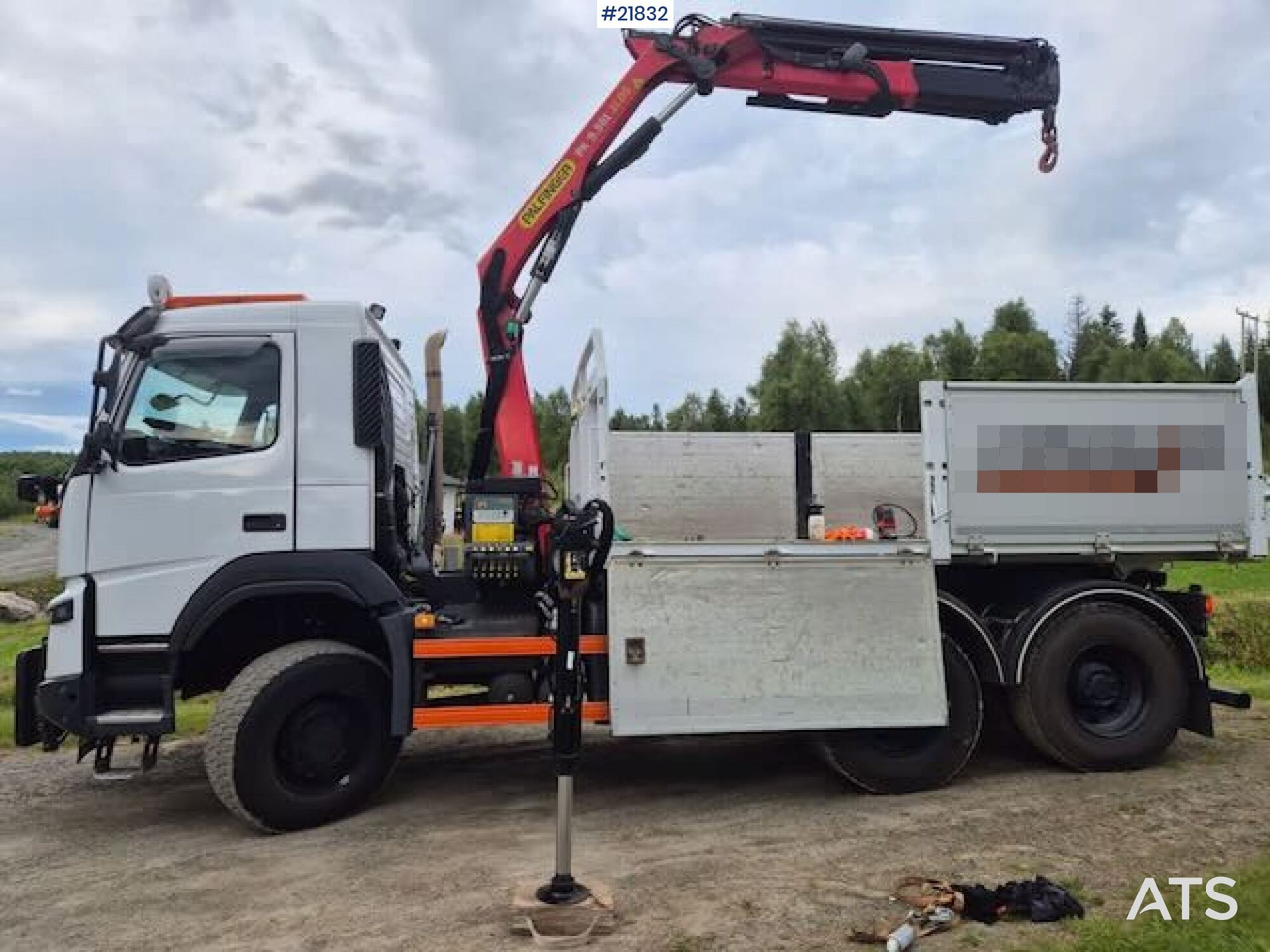 Volvo 2019 Volvo FMX 6x6 brøyterigget tippbil m/ 9,5 t/m kran, 2 sett dekk og lettkasse - Tipper: picture 4 Volvo 2019 Volvo FMX 6x6 brøyterigget tippbil m/ 9,5 t/m kran, 2 sett dekk og lettkasse - Tipper: picture 4