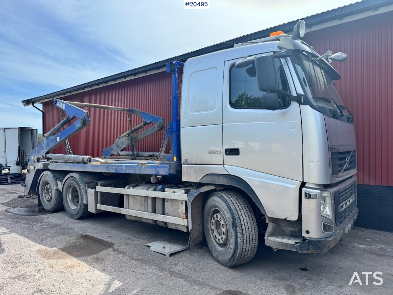 Volvo FH520 - Skip loader truck: picture 2 Volvo FH520 - Skip loader truck: picture 2