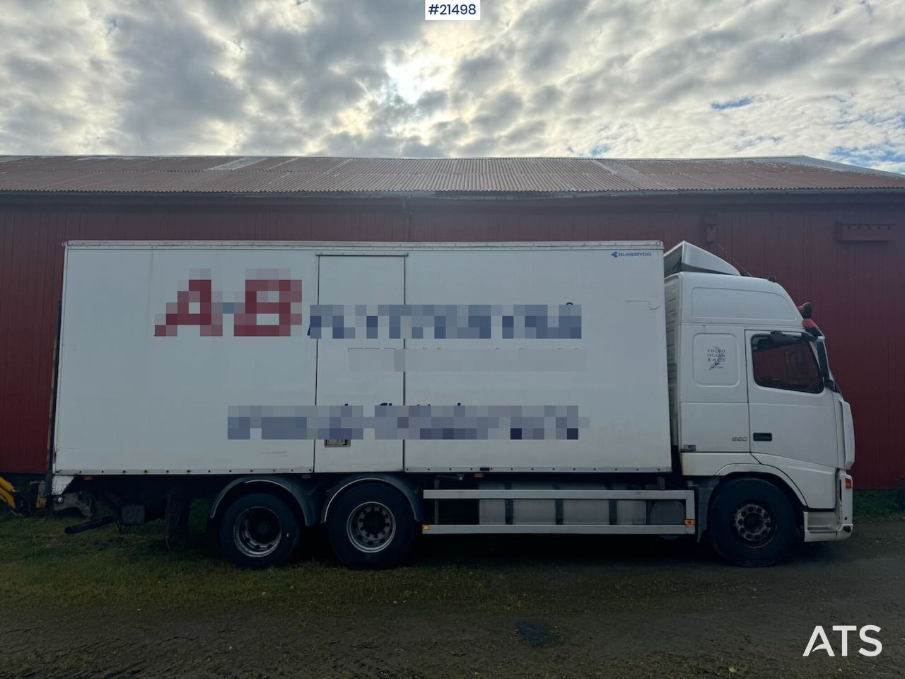 Volvo FH520 - Box truck: picture 3 Volvo FH520 - Box truck: picture 3