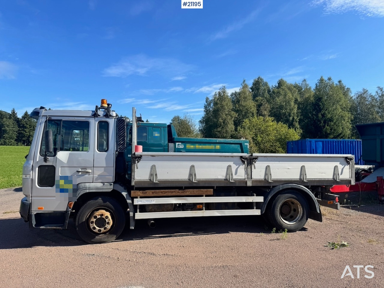 Volvo FL250 - Dropside/ Flatbed truck: picture 3 Volvo FL250 - Dropside/ Flatbed truck: picture 3