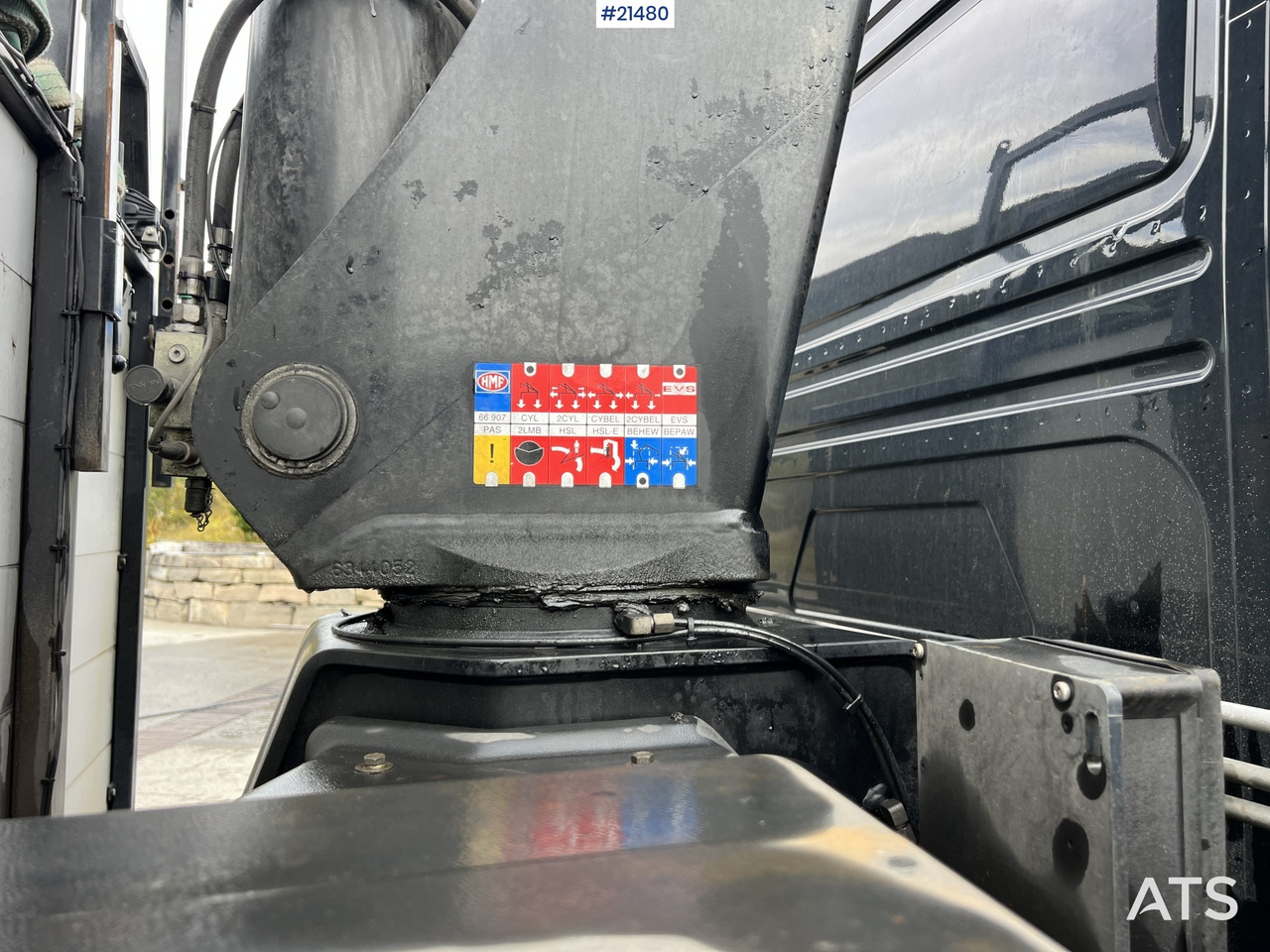 Crane truck Volvo FM460: picture 47