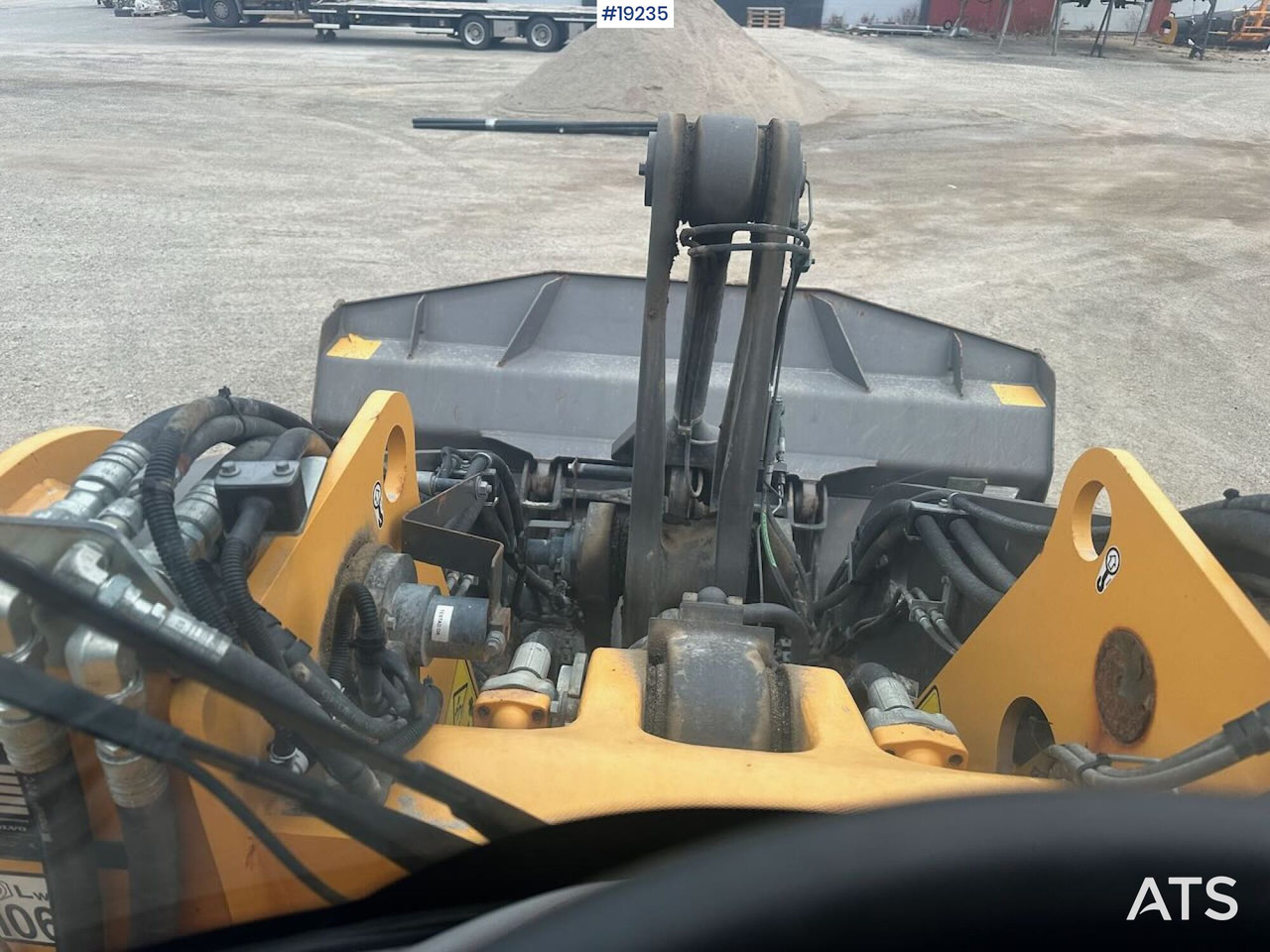 Wheel loader Volvo L110H: picture 35