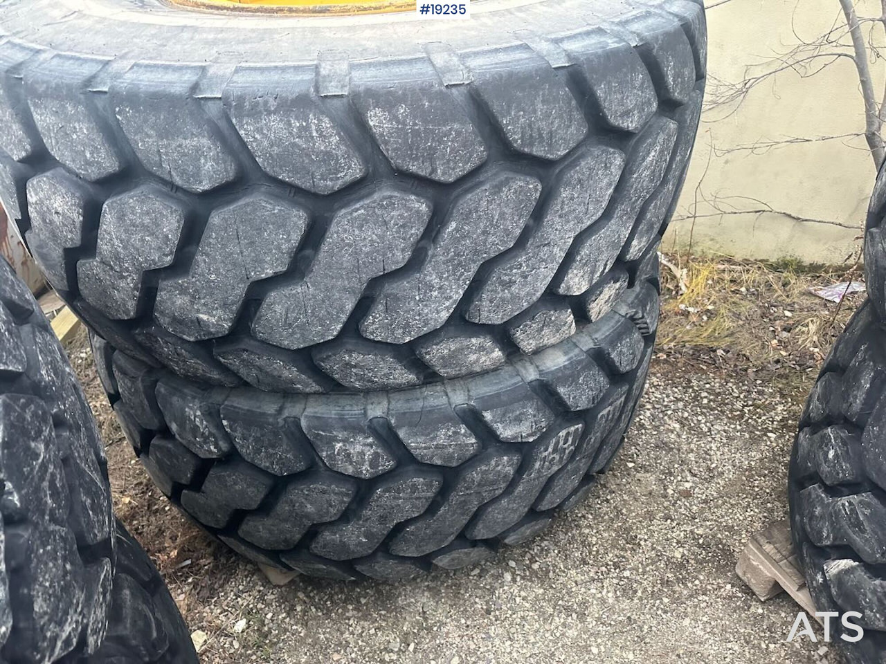Wheel loader Volvo L110H: picture 39