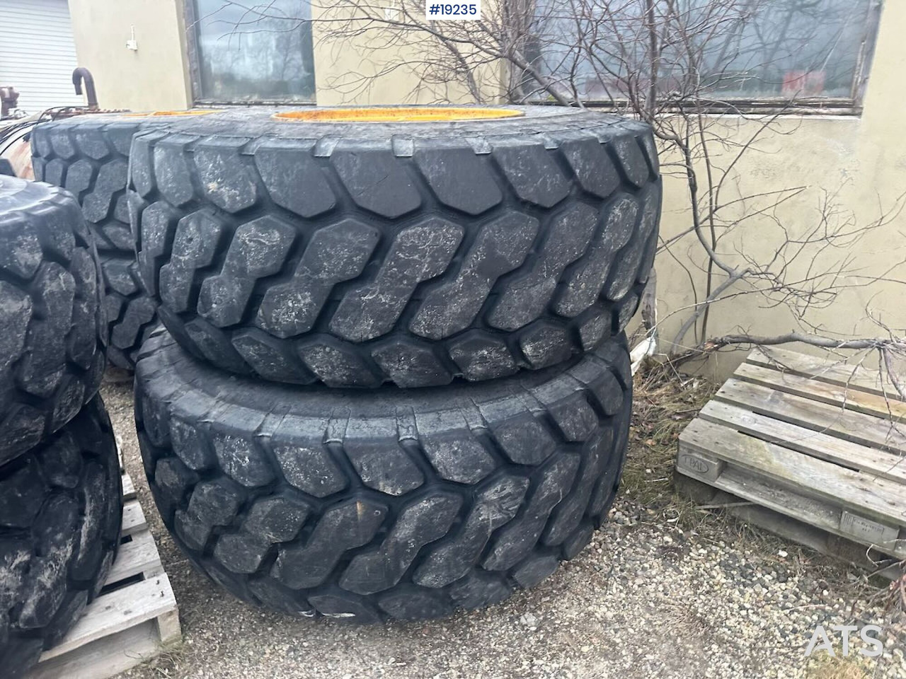 Wheel loader Volvo L110H: picture 36