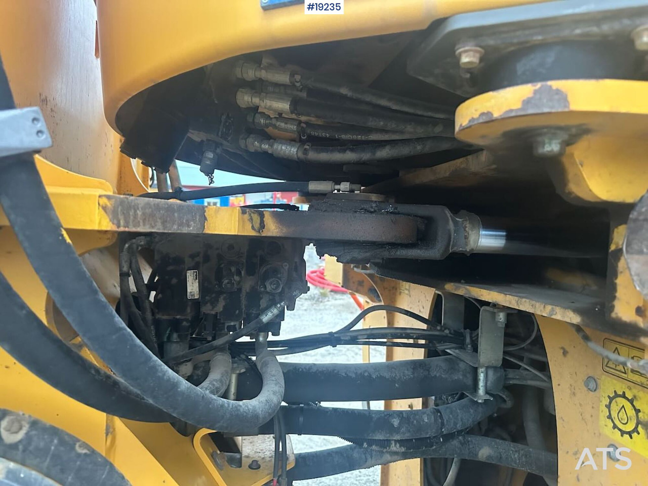 Wheel loader Volvo L110H: picture 19