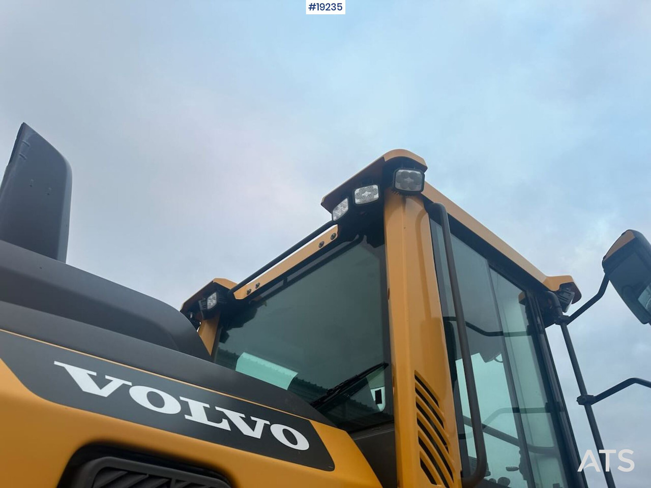 Wheel loader Volvo L110H: picture 21