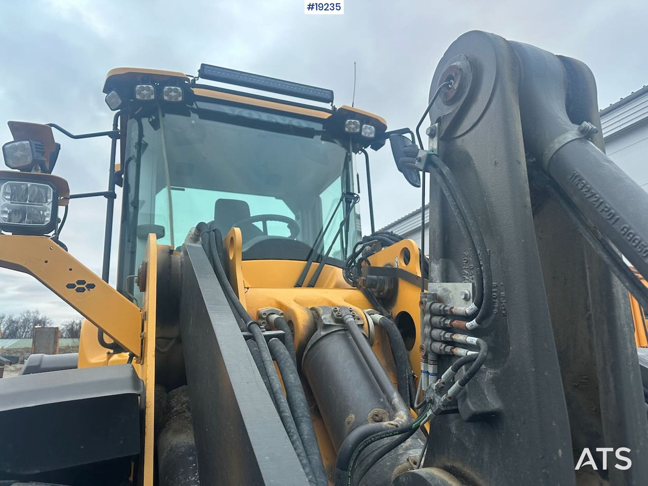Wheel loader Volvo L110H: picture 15