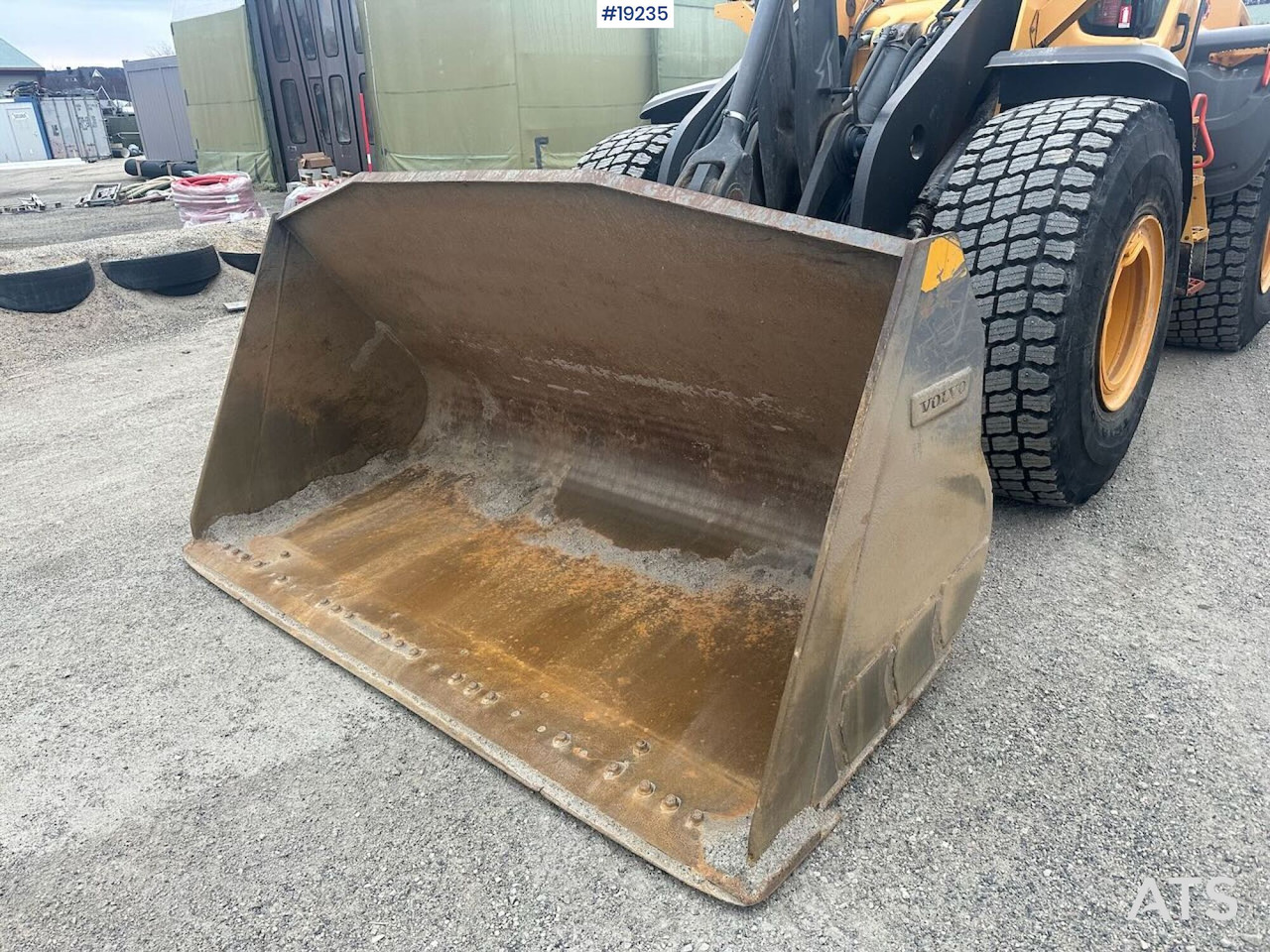 Wheel loader Volvo L110H: picture 9