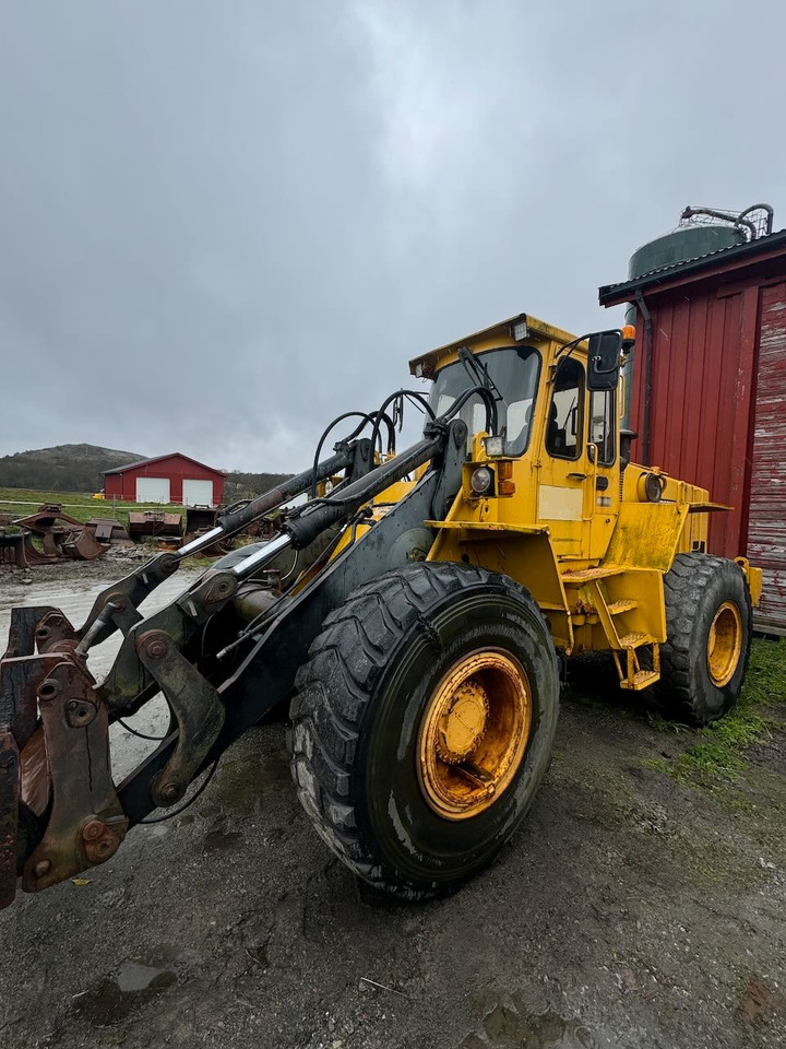 Volvo L90 - Wheel loader: picture 2 Volvo L90 - Wheel loader: picture 2