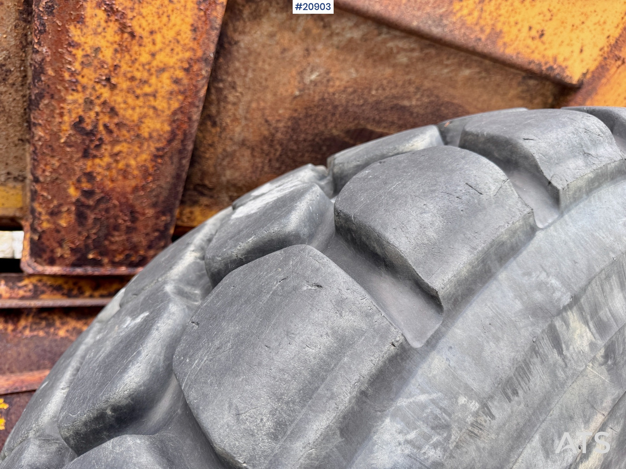 Yokohama RB31- 20.5R25 - Wheel and tire package for Construction machinery: picture 3 Yokohama RB31- 20.5R25 - Wheel and tire package for Construction machinery: picture 3
