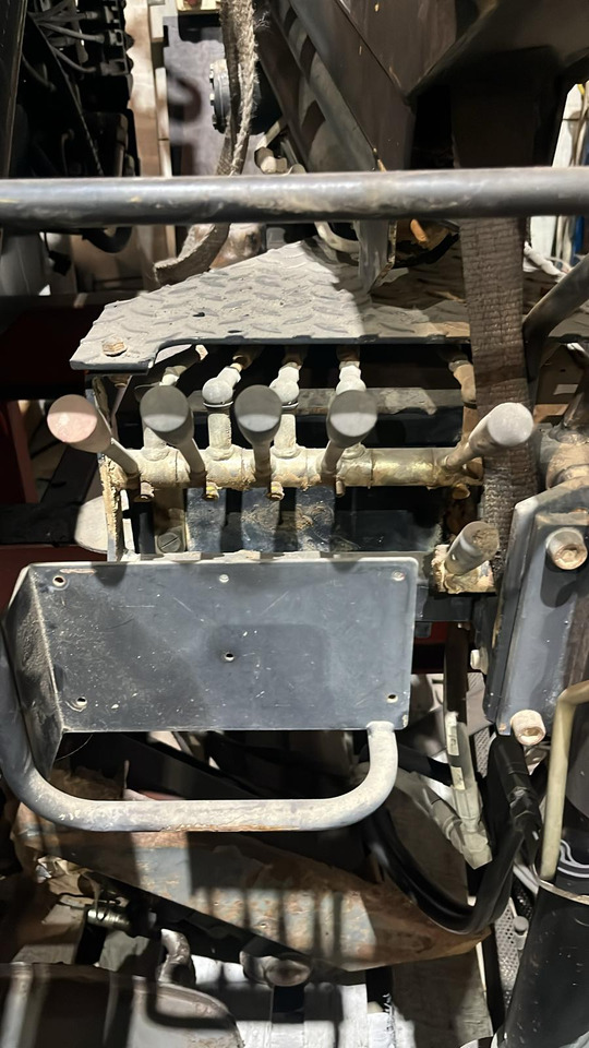 HIAB 027 - Truck mounted crane: picture 4 HIAB 027 - Truck mounted crane: picture 4