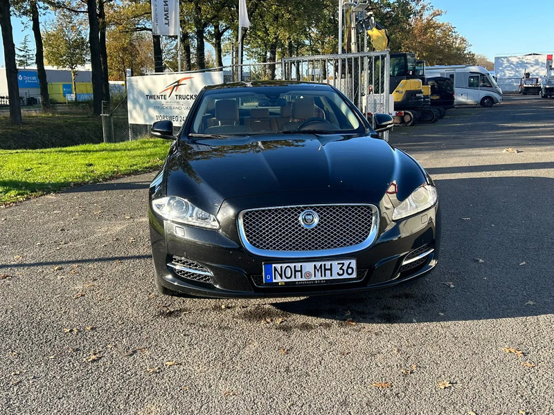 Jaguar XJ 3.0 V6D 275 PK /AUTOM / PANO DAK / VOL LEDER / MERIDAN / EXPORT PRICE - Saloon car: picture 4 Jaguar XJ 3.0 V6D 275 PK /AUTOM / PANO DAK / VOL LEDER / MERIDAN / EXPORT PRICE - Saloon car: picture 4