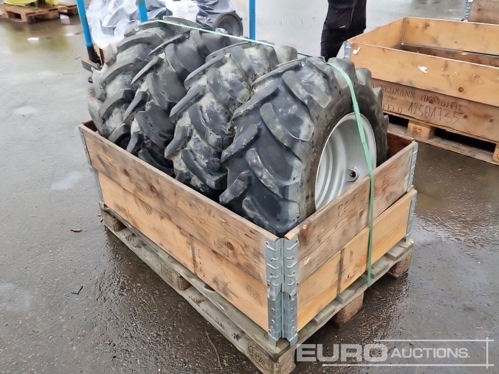 10.0/75-15.3 Tyres with Rims (4 of) - Tire: picture 2 10.0/75-15.3 Tyres with Rims (4 of) - Tire: picture 2