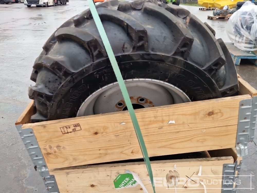 10.0/75-15.3 Tyres with Rims (4 of) - Tire: picture 5 10.0/75-15.3 Tyres with Rims (4 of) - Tire: picture 5