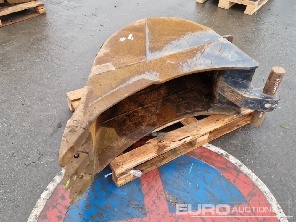 14" Digging Bucket - Bucket: picture 1 14" Digging Bucket - Bucket: picture 1