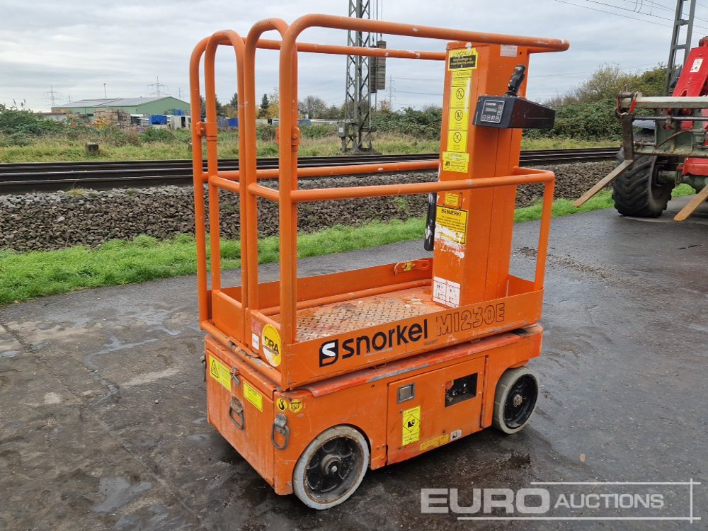 2011 Snorkel M1230E - Vertical mast lift: picture 1 2011 Snorkel M1230E - Vertical mast lift: picture 1