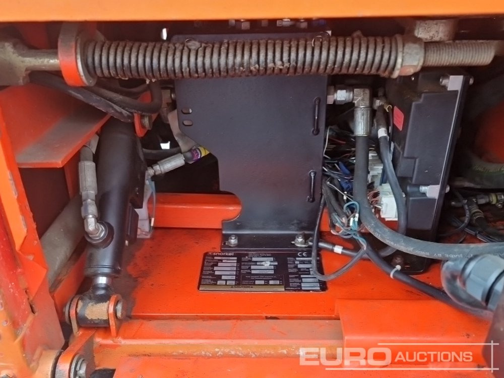 Vertical mast lift 2011 Snorkel M1230E: picture 18