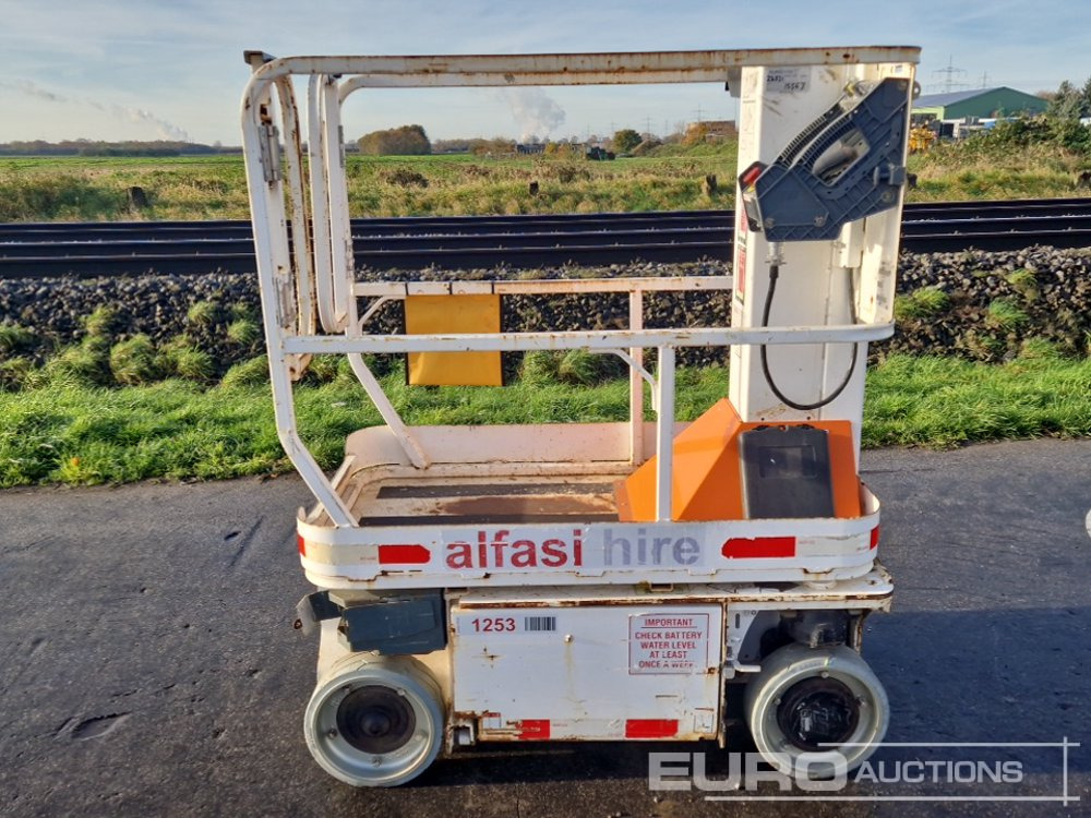 2013 JLG 1230ES - Vertical mast lift: picture 2 2013 JLG 1230ES - Vertical mast lift: picture 2