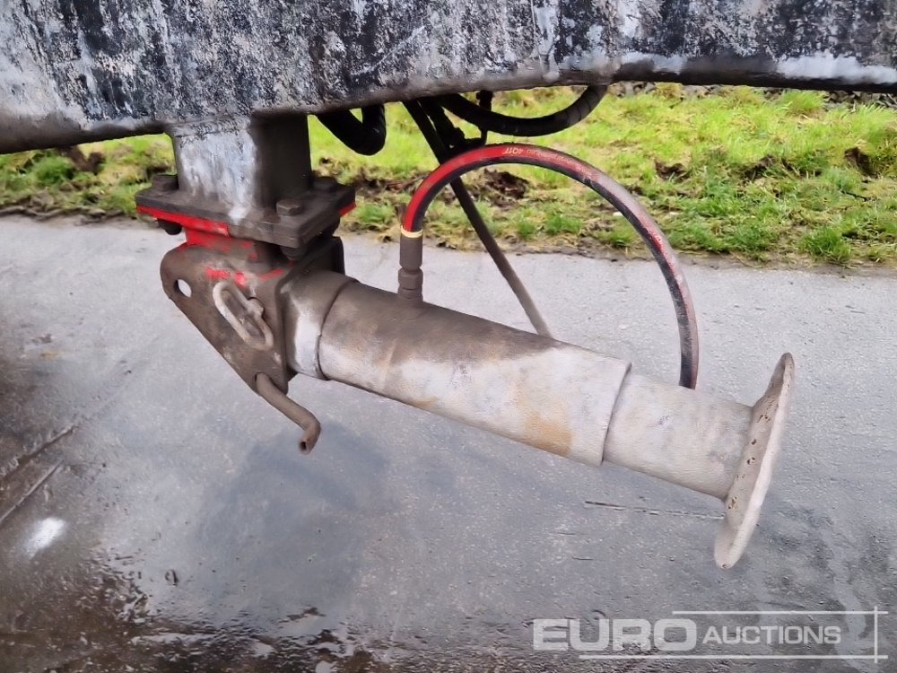 Farm tractor 2013 New Holland T6030: picture 13