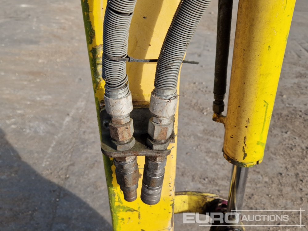 Mini excavator 2014 Yanmar SV18: picture 22