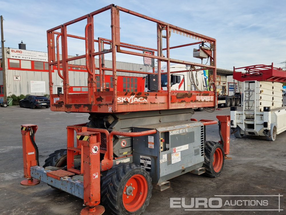 2015 SkyJack SJ6832RT - Scissor lift: picture 5 2015 SkyJack SJ6832RT - Scissor lift: picture 5