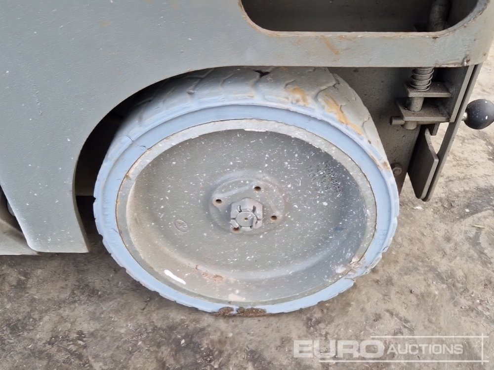 Aerial platform 2017 Haulotte Compact 12: picture 7 Aerial platform 2017 Haulotte Compact 12: picture 7