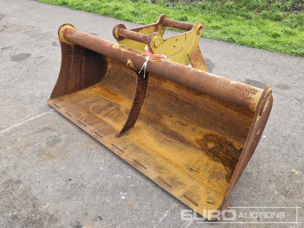 79" Ditching Bucket to suit 60mm Pin - Bucket: picture 2 79" Ditching Bucket to suit 60mm Pin - Bucket: picture 2