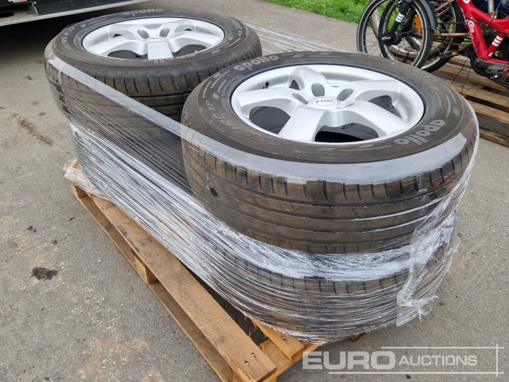 Apollo 235/65R17 Tyres on Rims (4 of) - Tire: picture 4 Apollo 235/65R17 Tyres on Rims (4 of) - Tire: picture 4
