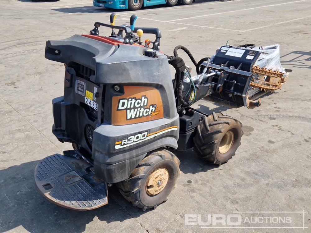 Ditch Witch R300 - Trencher: picture 4 Ditch Witch R300 - Trencher: picture 4