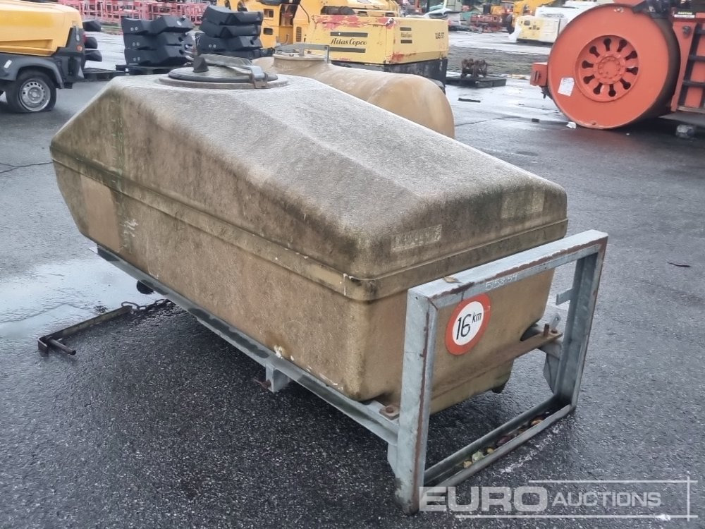 Fuel Bowser (2 of) - Storage tank: picture 3 Fuel Bowser (2 of) - Storage tank: picture 3