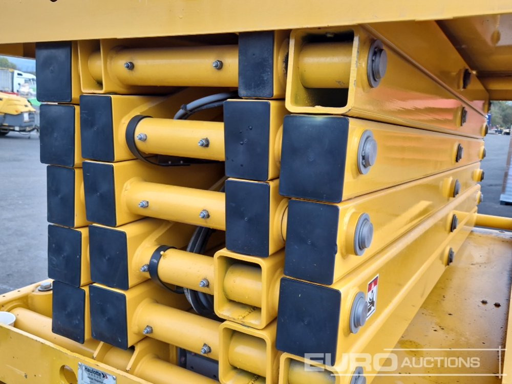 Scissor lift Haulotte Compact 14: picture 13 Scissor lift Haulotte Compact 14: picture 13