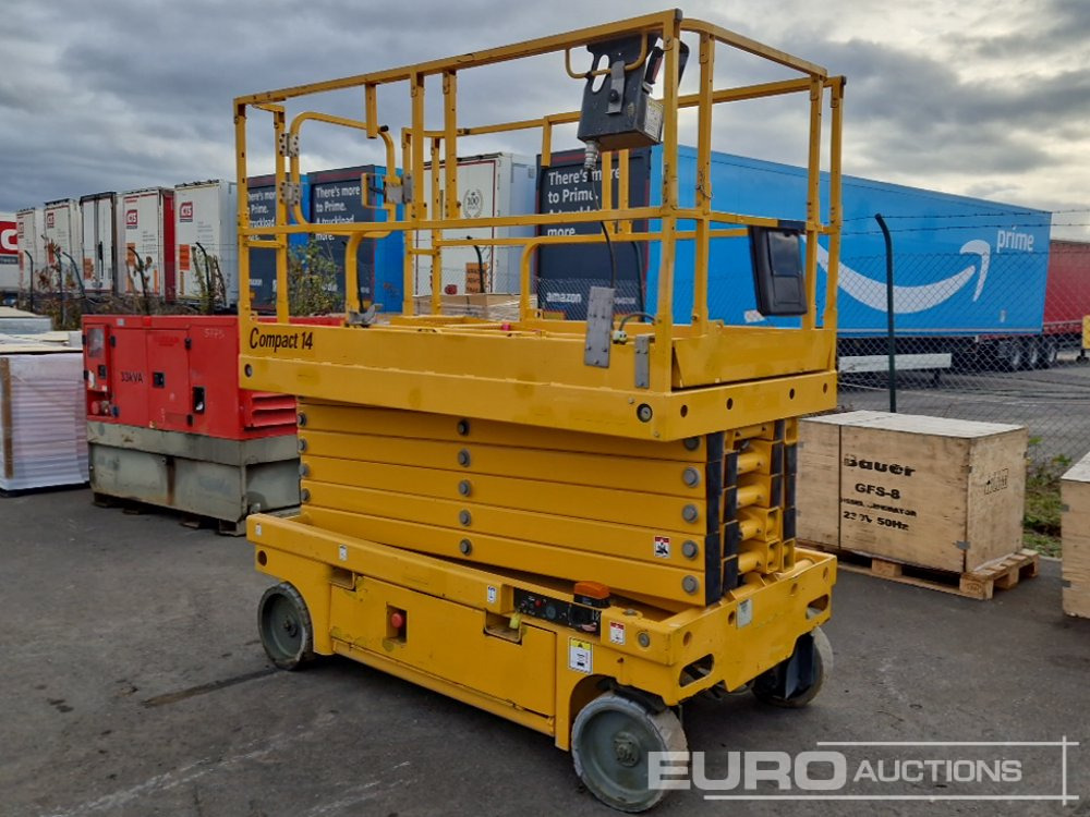 Scissor lift Haulotte Compact 14: picture 6 Scissor lift Haulotte Compact 14: picture 6