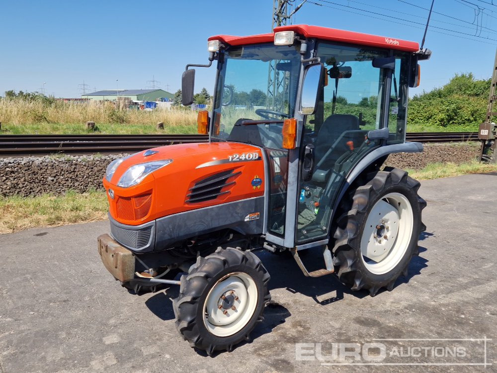 Kubota T240DF - Compact tractor: picture 1 Kubota T240DF - Compact tractor: picture 1