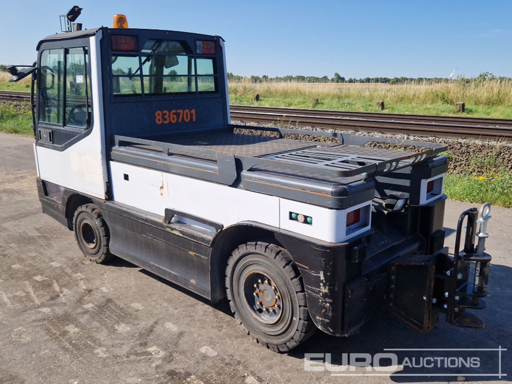 Linde P250 - Tow tractor: picture 3 Linde P250 - Tow tractor: picture 3