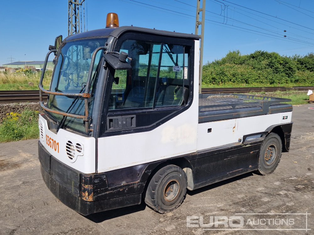 Linde P250 - Tow tractor: picture 1 Linde P250 - Tow tractor: picture 1