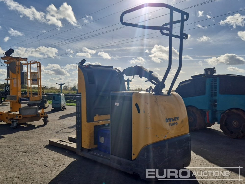 Atlet PPD/200S Electric Ride-On Pallet Truck, Charger - Material handling equipment: picture 2 Atlet PPD/200S Electric Ride-On Pallet Truck, Charger - Material handling equipment: picture 2