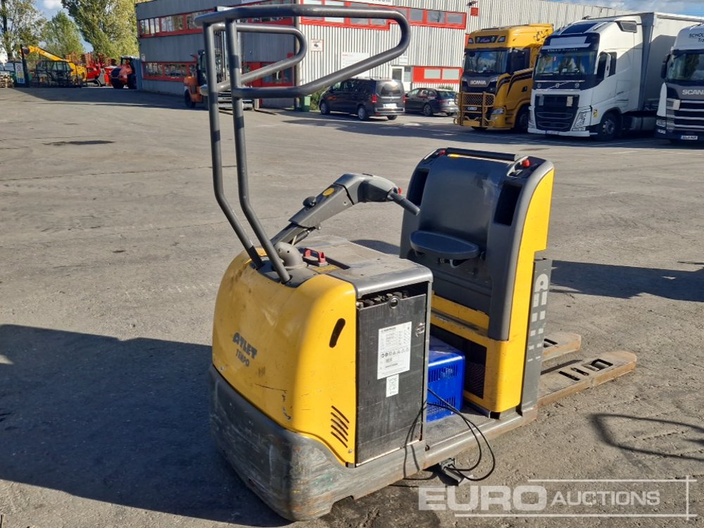 Atlet PPD/200S Electric Ride-On Pallet Truck, Charger - Material handling equipment: picture 3 Atlet PPD/200S Electric Ride-On Pallet Truck, Charger - Material handling equipment: picture 3