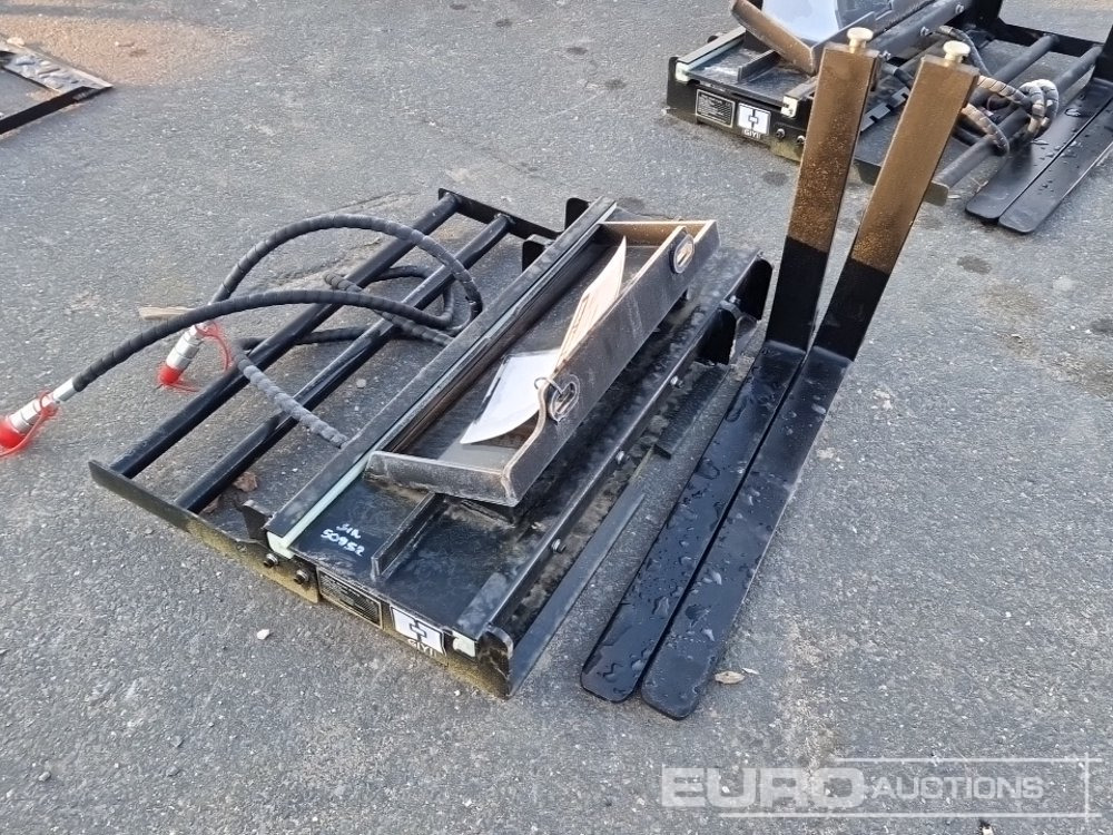 Unused 2025 GIYI Side Shift Fork to suit Skidsteer Loader - Material handling equipment: picture 3 Unused 2025 GIYI Side Shift Fork to suit Skidsteer Loader - Material handling equipment: picture 3