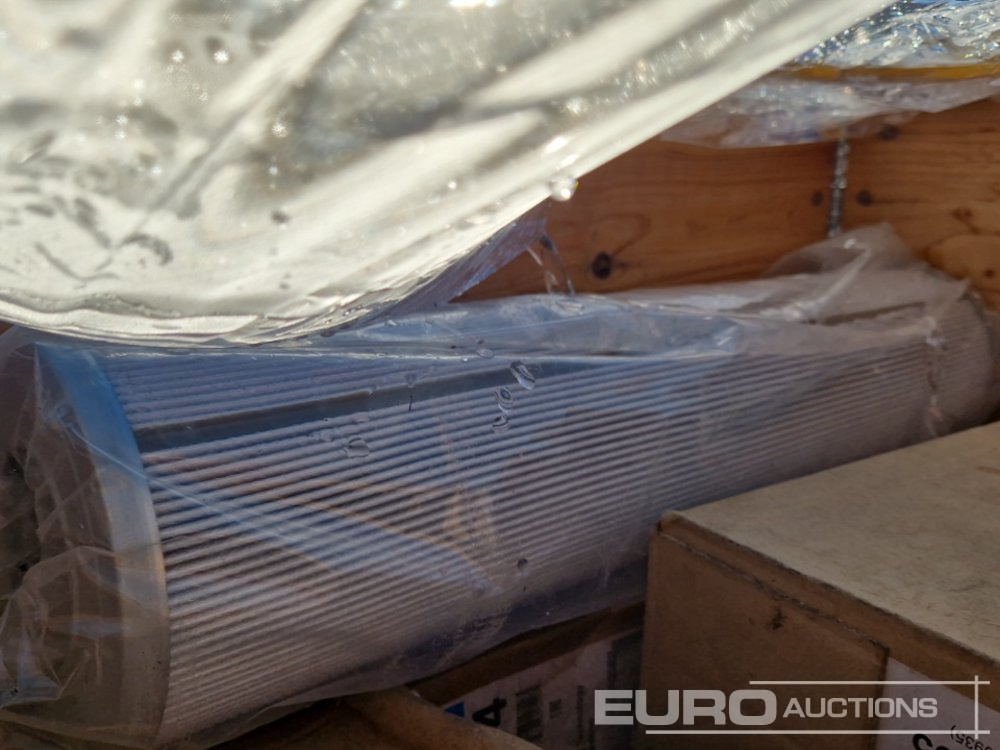 CAT Pallet of Assorted Service / Maintance Parts - Spare parts: picture 4 CAT Pallet of Assorted Service / Maintance Parts - Spare parts: picture 4
