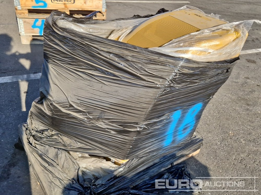 Unused Bonnet with Mirrors to suit CAT M322 - Spare parts: picture 1 Unused Bonnet with Mirrors to suit CAT M322 - Spare parts: picture 1