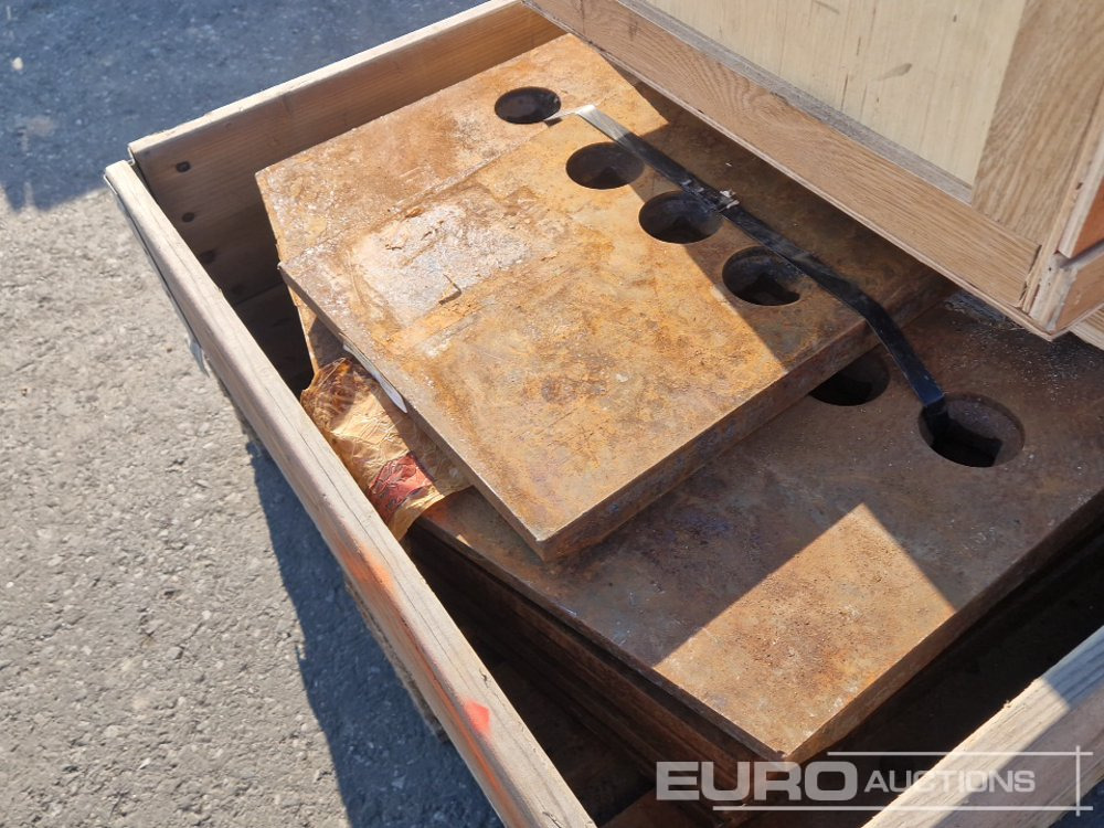Wearplate to suit CAT 980M (22 of) - Spare parts: picture 5 Wearplate to suit CAT 980M (22 of) - Spare parts: picture 5