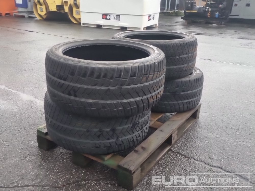 Vredestein 295/35R21 Tyre (4 of) - Tire: picture 4 Vredestein 295/35R21 Tyre (4 of) - Tire: picture 4