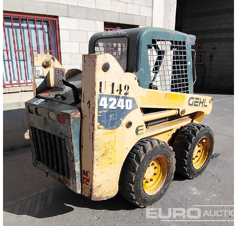 2006 Gehl SL4240 - Skid steer loader: picture 2 2006 Gehl SL4240 - Skid steer loader: picture 2