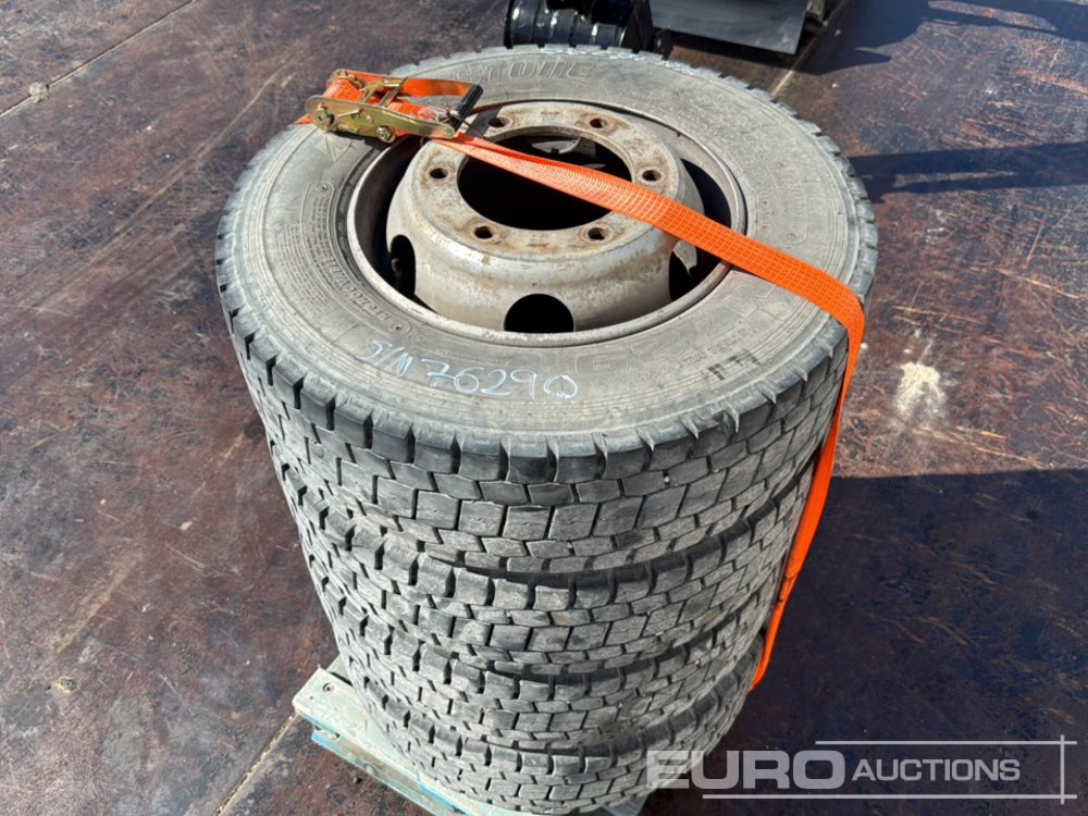 225/75 R17.5 Wheels (4 of) / Ruedas - Tire: picture 3 225/75 R17.5 Wheels (4 of) / Ruedas - Tire: picture 3