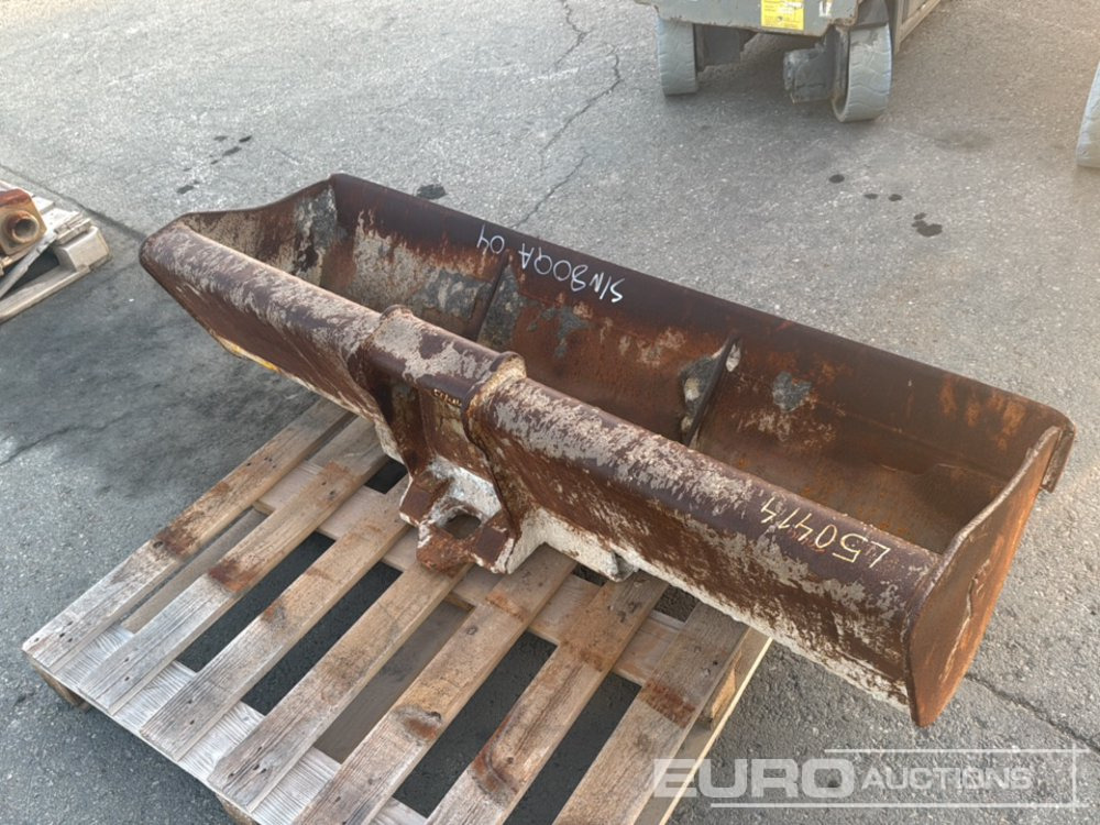 Arden 67" Cleaning Bucket to suit Excavator - Bucket: picture 4 Arden 67" Cleaning Bucket to suit Excavator - Bucket: picture 4