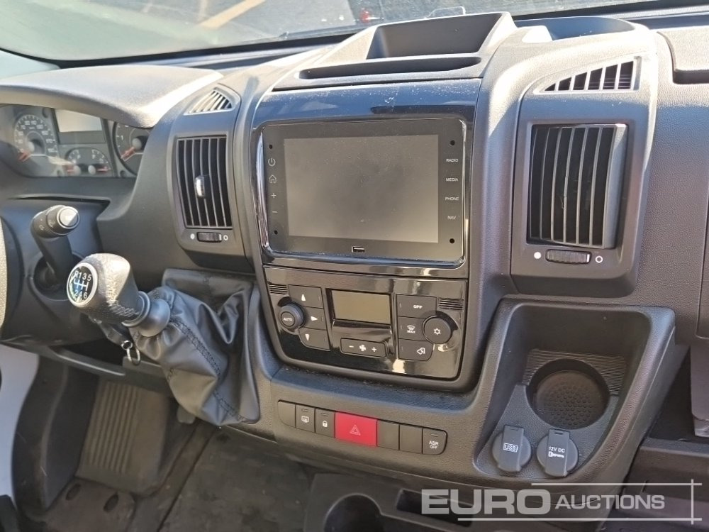 Commercial vehicle 2024 Opel Movano: picture 21