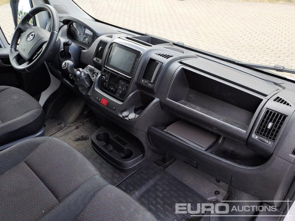 Commercial vehicle 2024 Opel Movano: picture 24