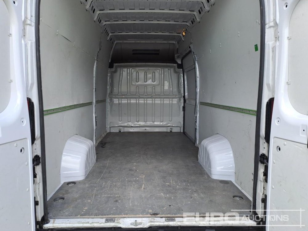 Commercial vehicle 2024 Opel Movano: picture 14